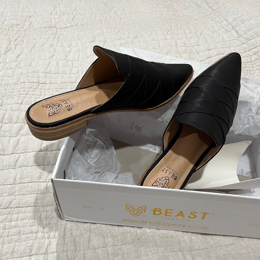 Beast Fashion slip on mules/sandals sz 7.5 New In Box
